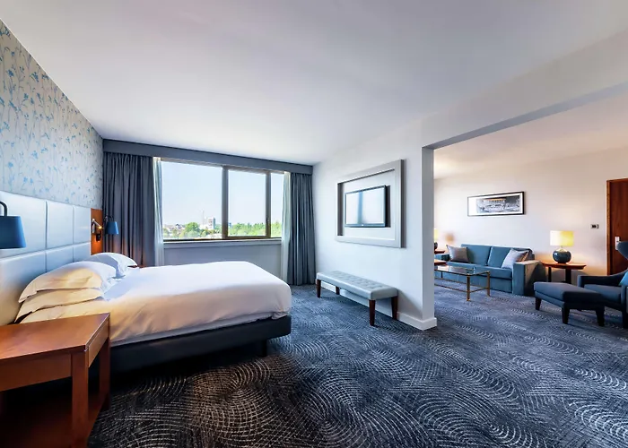 Hilton Hotel 4*