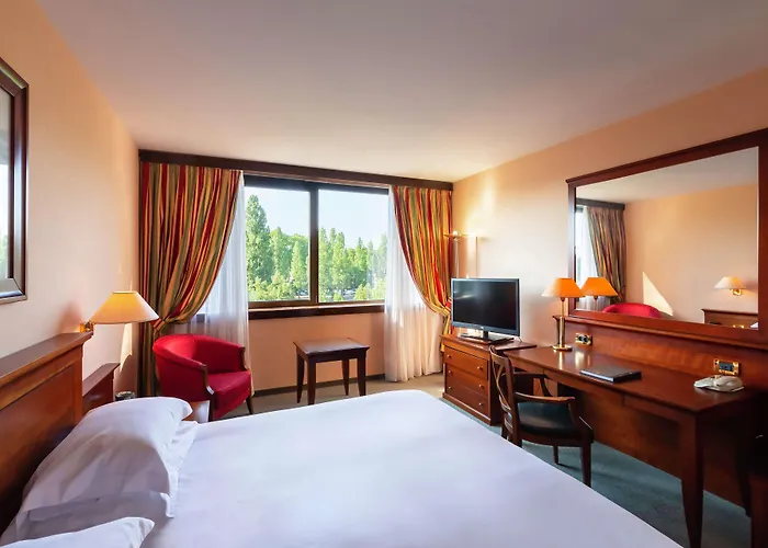 Hilton Hotel 4*